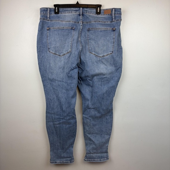 Judy Blue Jeans Womens 22W Light Wash Relaxed Fit Stretch Denim Pants - Picture 2 of 9